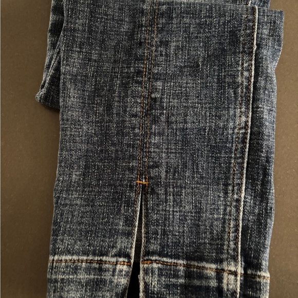 Kut gold label stevie straight with front leg seam details and slit. Size 6 - Picture 5 of 9